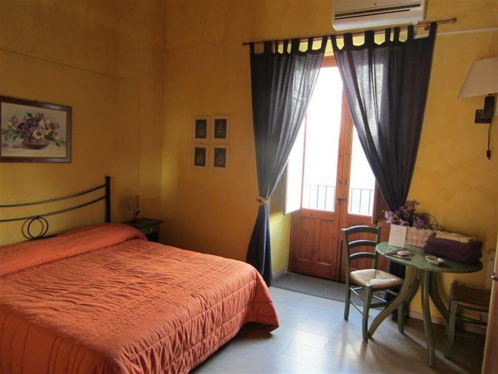 Bed and Breakfast I Vespri Katania Zewnętrze zdjęcie